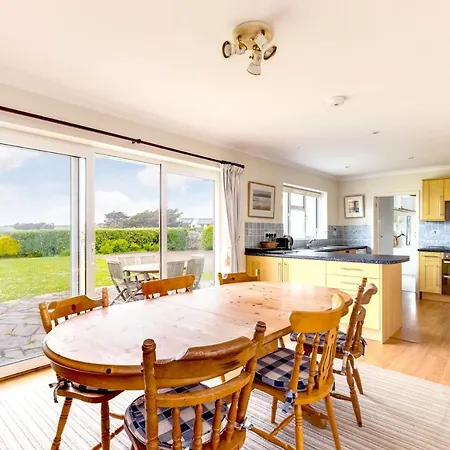 Holiday home Trebartha *